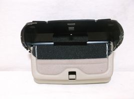 98-99-00-01-02-03 JAGUAR XJ8/  OVERHEAD CONSOLE/  SUN GLASS HOLDER image 5