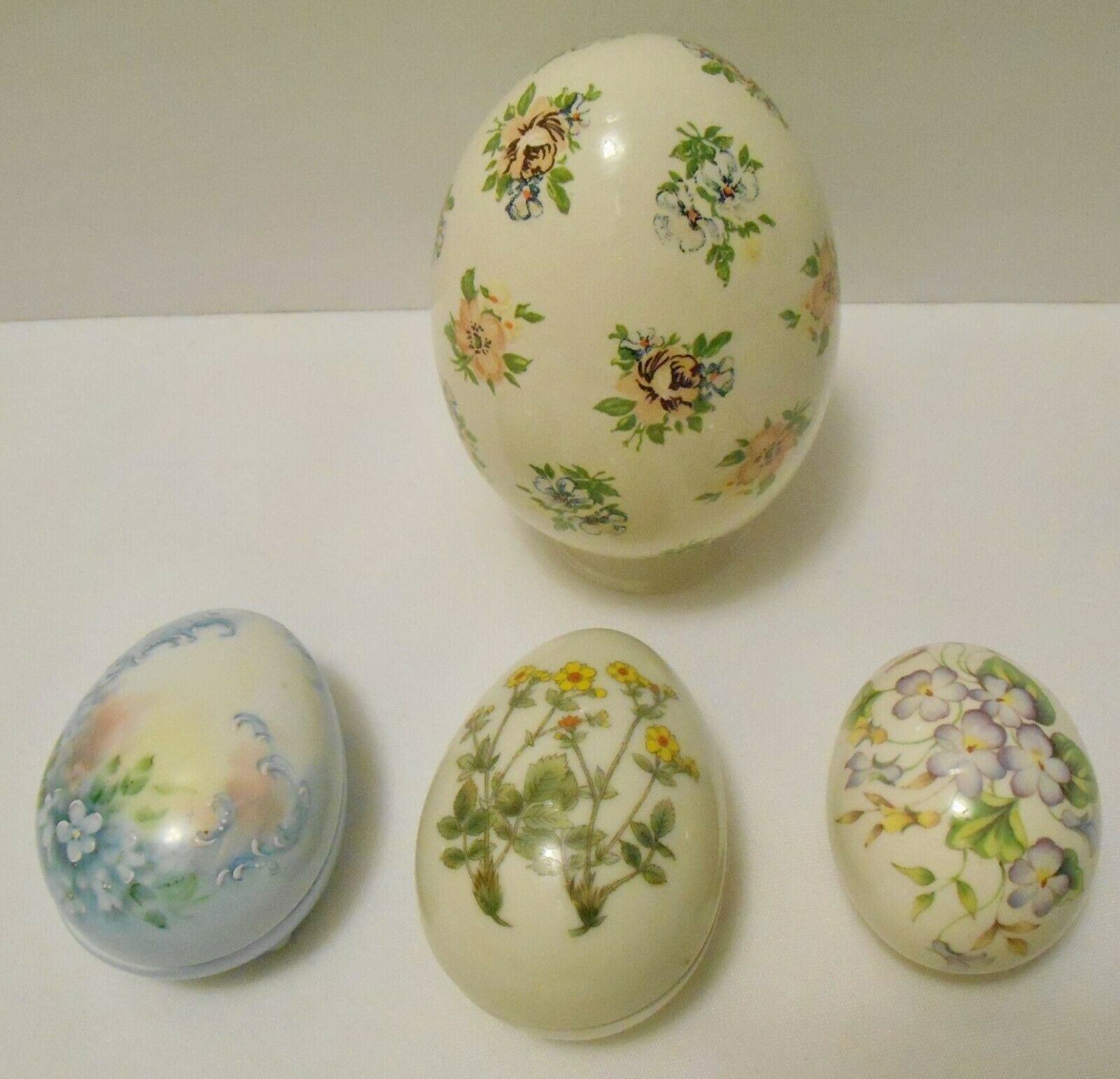 FLORAL THEME Vintage Porcelain EASTER EGGS Lot 2 Trinket Boxes & 2 Eggs - £23.52 GBP