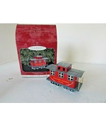 HALLMARK ORNAMENT YULETIDE CENTRAL TIN CABOOSE 1998 5TH IN SERIES  LotD - $131.52 MXN