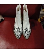 Woman&#39;s boots Diamantique white snakeskin ankle cowboy boots sz10 - $48.00