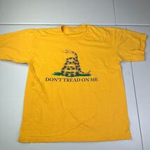 Don&#39;t Tread On Me Yellow T Shirt Men Adult Size Large Snake Graphic - $19.54 CAD