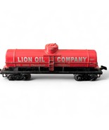 Maisto Lion Oil Company Tank Car N Scale Single Dome Red Model Train micro - $12.14 CAD