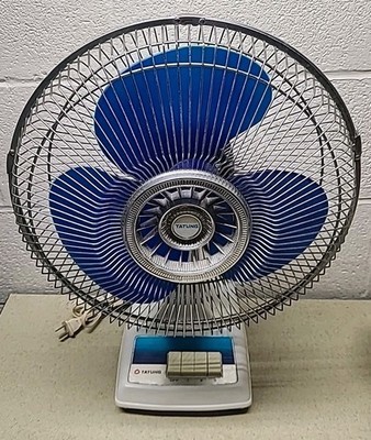 VTG TATUNG 3-SPEED OSCILLATING DESK FAN BLUE BLADES MODEL LC12-WSP WORKS GREAT! Item image 2