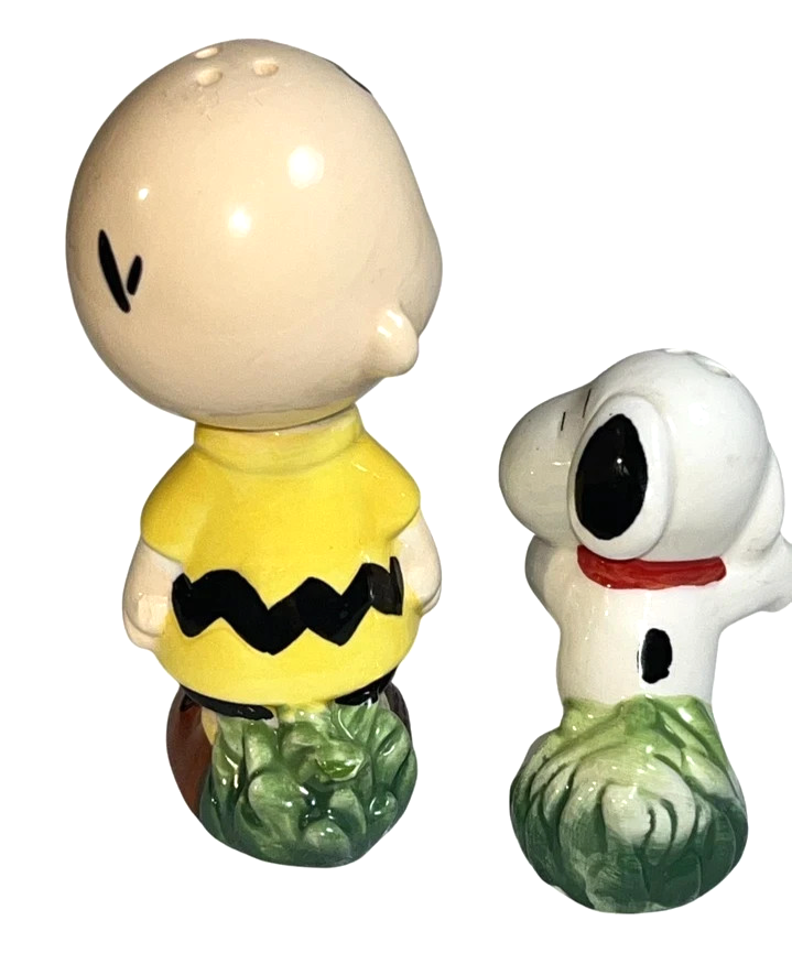 Peanuts Charlie Brown and Snoopy Figurine Salt and Pepper Shaker W/Magnets Item image 7