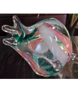 Vintage Art Glass Fish Paperweight Pink Green White - $263.24 MXN