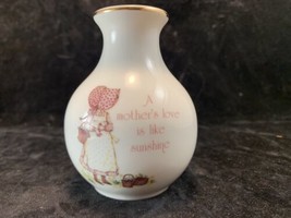 Vintage World Wide Arts Holly Hobbie Ceramic Round Bud Vase Mothers Love - £6.40 GBP