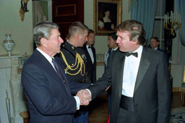 President Ronald Reagan meets Donald Trump at the White House 1987 Photo... - £7.02 GBP+