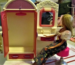 Doll House Closet with dressing Table and Chair &amp; One Doll - £22.68 GBP