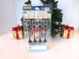 Lemax 54005 Set of 4 Lamposts with Holiday Wreaths Battery Operated L135 - $18.00