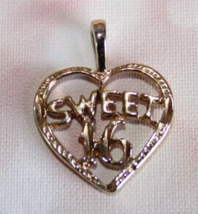 SWEET 16 Word Heart Charm Pendant Gold Tone Charm - £11.01 GBP