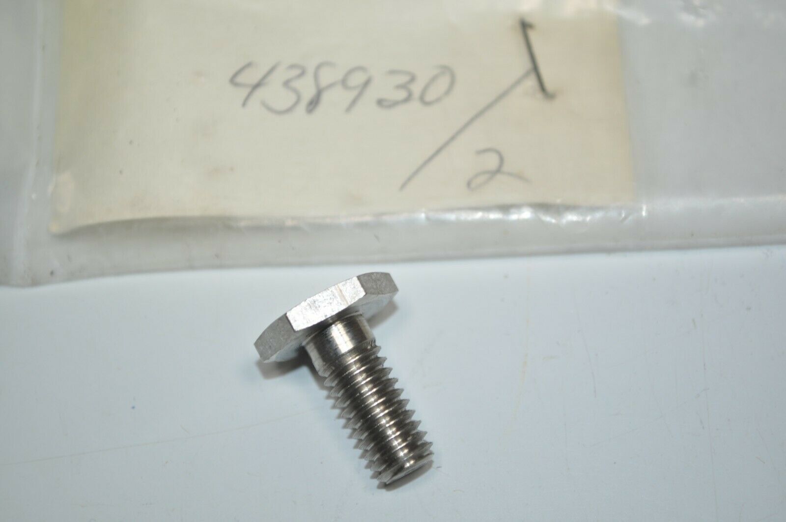 NOS MERCURY/FORCE/CHRYSLER RETAINER/SCREW Part# 10-F438930 - $9.89