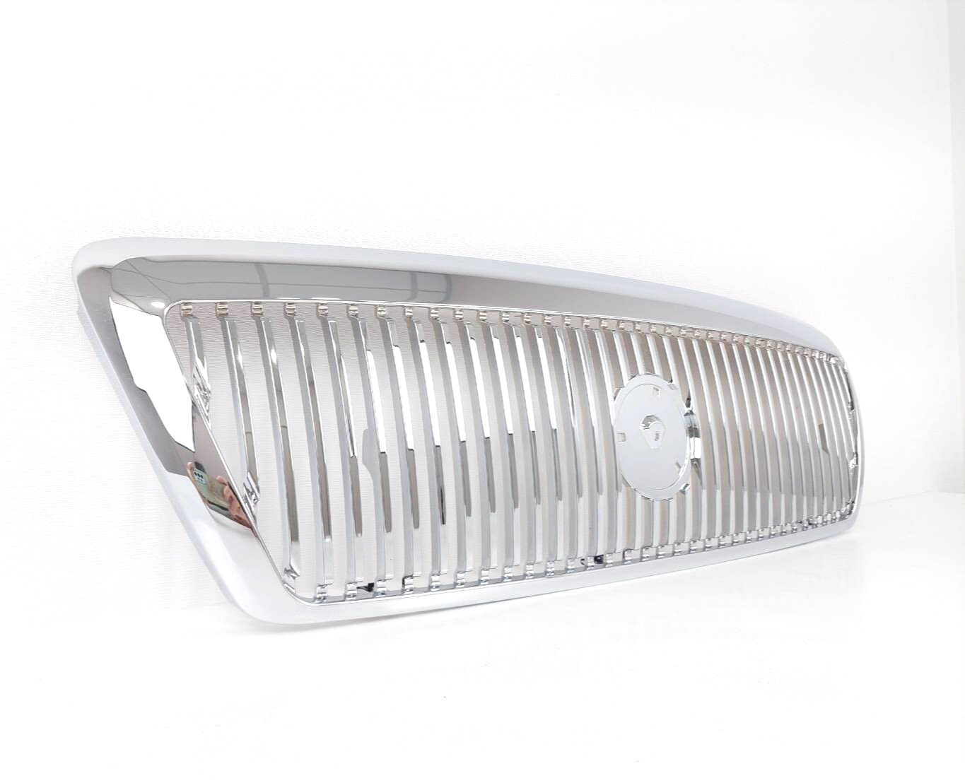 Front Chromed Grille fits Mercury Grand Marquis 2003-2005 FO1200406 Item image 2