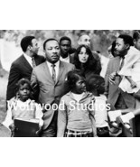 Martin Luther King Jr &amp; Joan Baez escort children to new Integrated Scho... - $11.57 CAD