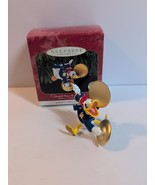 Disney Hallmark Donald Plays the Symbols 1999 Vintage Ornament - $339.25 MXN