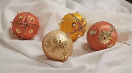 Vintage Collectable 4 Silk Spun Christmas Bulbs w Beads Keepsake Ornaments Set - £13.44 GBP
