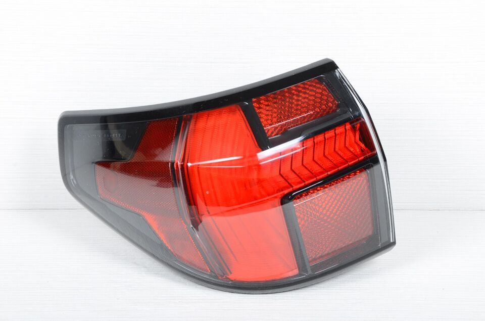 Mint! 2022-2024 Hyundai Santa Cruz Halogen &amp; LED Tail Light Left Driver ... - $197.01