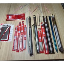 Huge Lot Single Point Knitting Needles Bernat Aero Plastic Metal vintage Plus - $38.65