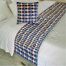 The HomeCentric Velvet Blue Decorative Bed Runner and Pillow Cover - Blu... - €58,18 EUR+