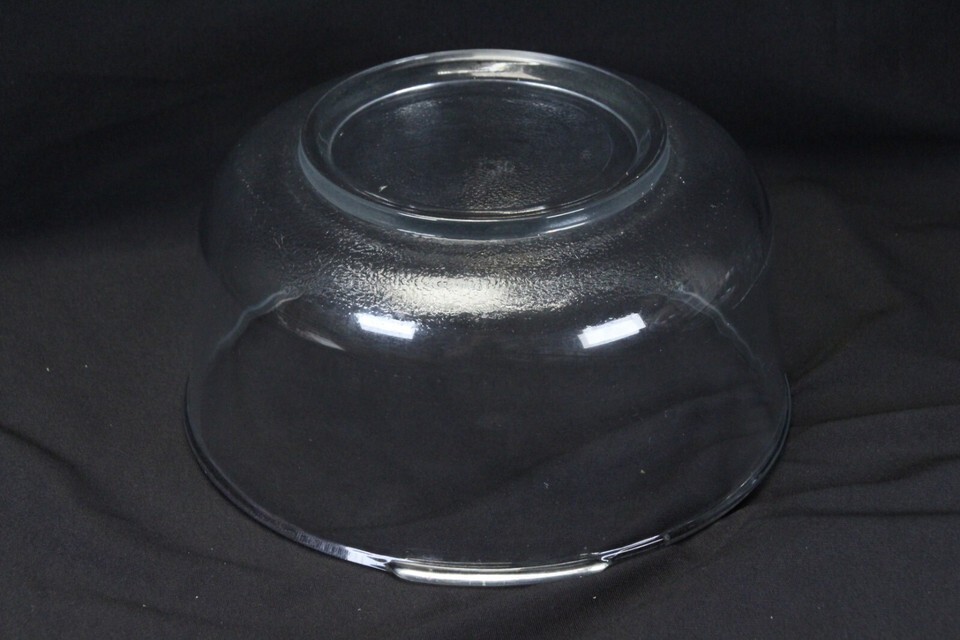 Heavy Clear Glass Mixing Bowl 2.5 Qt  9.5" W x 4.7" Item image 4