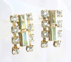 Elegant Prong-set Crystal Rhinestone Gold-tone Screw-on Earrings 1950s vint 7/8&quot; - £9.80 GBP