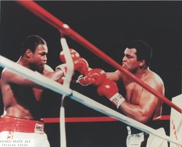 Larry Holmes Vs Muhammad Ali 8X10 Photo Boxing Picture Corner Exchange - $4.94