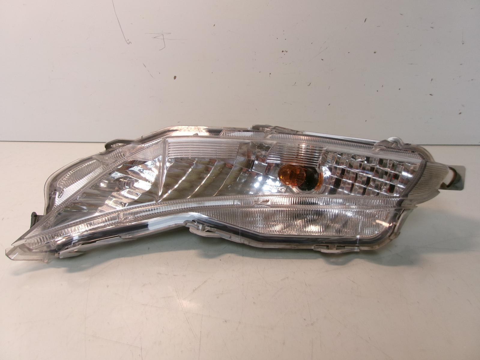 2015 2016 2017 Toyota Camry Driver Lh Incandescent Lower Turn Signal Lig... - $24.50
