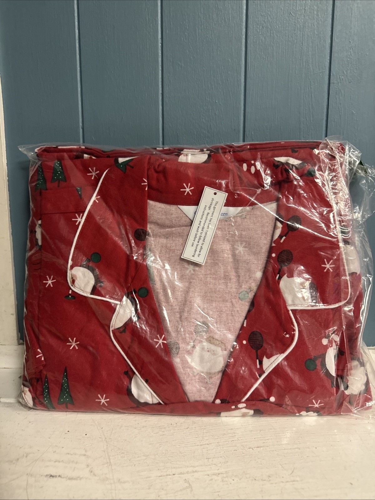 NWT The COMPANY STORE Flannel Pajama Set Two-Piece Red SANTA Print Size XL - $39.59