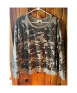 Universal thread Camo Sweatshirt size XL - $285.10 MXN