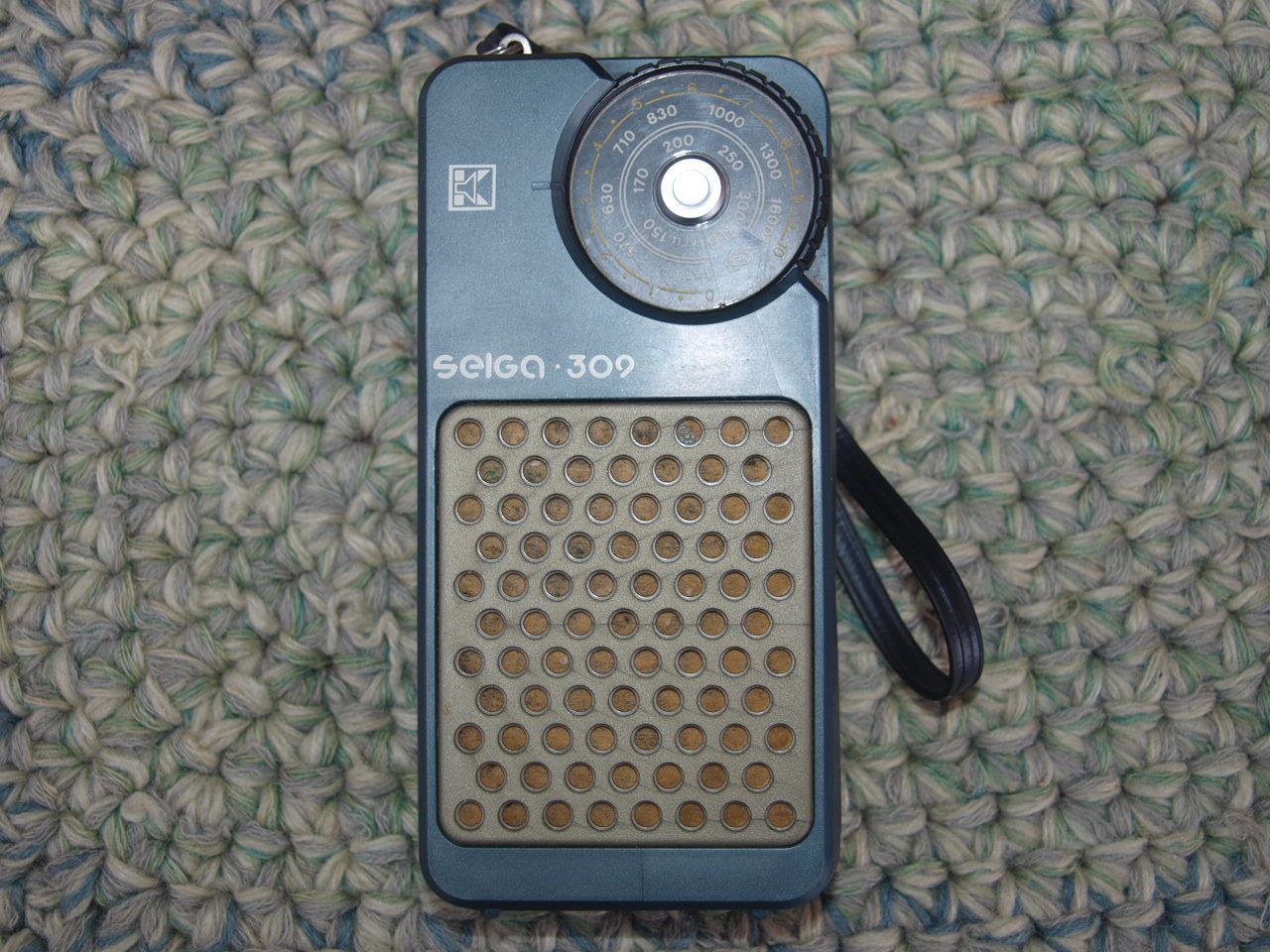 Primary image for VINTAGE SOVIET RUSSIAN USSR  LW AM  POCKET RADIO SELGA 309 ABOUT 1982