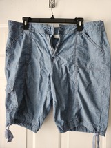 St. John&#39;s Bay womens pull up shorts with button and zipper. in blue size 16.  - £3.98 GBP
