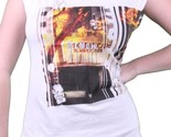 Bench UK da Donna Bianco Watertown Building Fuoco Foto T-Shirt Nwt - $18.74