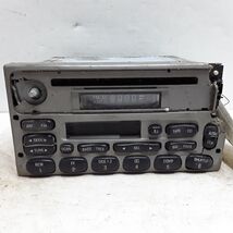 01 02 Ford Explorer 2-door sport AM/FM CD cassette 1L2F-18C868-GA Damage... - $27.61