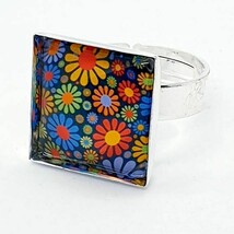 Handmade FLOWER POWER GLASS RING groovy RETRO 60s 70s floral HIPPY patte... - $8.85