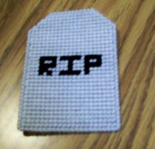 Plastic Canvas Halloween Tombstone Magnet, Gift, Party Decoration, Needlepoint - $6.00