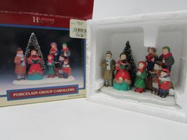 LEMAX 1995 #53134 HEARTHSIDE COLLECTION GROUP CAROLERS FIGURINE ACCESSOR... - $157.77 MXN