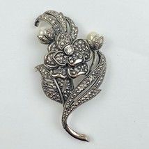 Vintage Brooch Pin Marked K. J. L. for AVON Silver Tone Rhinestone Flower Pearls - £18.73 GBP