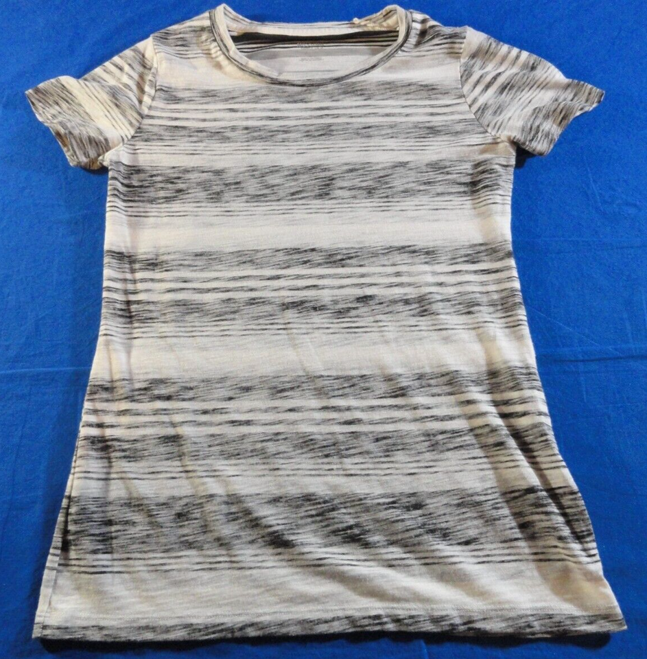 MOSSIMO GRAY WHITE STRIPED SHORT SLEEVE CREWNECK CASUAL T SHIRT SMALL - $15.29