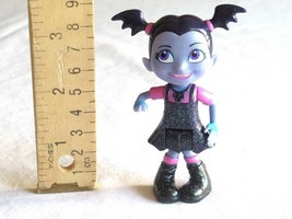 Disney Vampirina 3.4&quot; Figure Disney PVC Arms + Head Move Cake Topper Vam... - $160.30 MXN