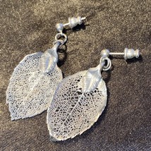 Vintage 90s Silver Leaf Exoskeleton Skeleton Nature Tree Leaves Earrings - $8.79