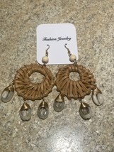 Pair of Earring Fashion Jewelry Unique Design Sea Shells  - £2.32 GBP