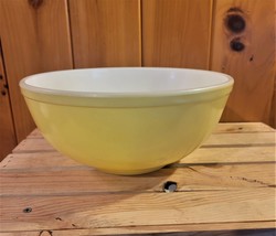 Pyrex #404 Yellow Mixing/Nesting Bowl. 4Qt.  10-1/2&quot;W - $49.00