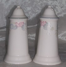 Pfaltzgraff-WYNDHAM SALT and PEPPER SHAKERS-White Pink/Blue Floral-Light... - $9.51 CAD