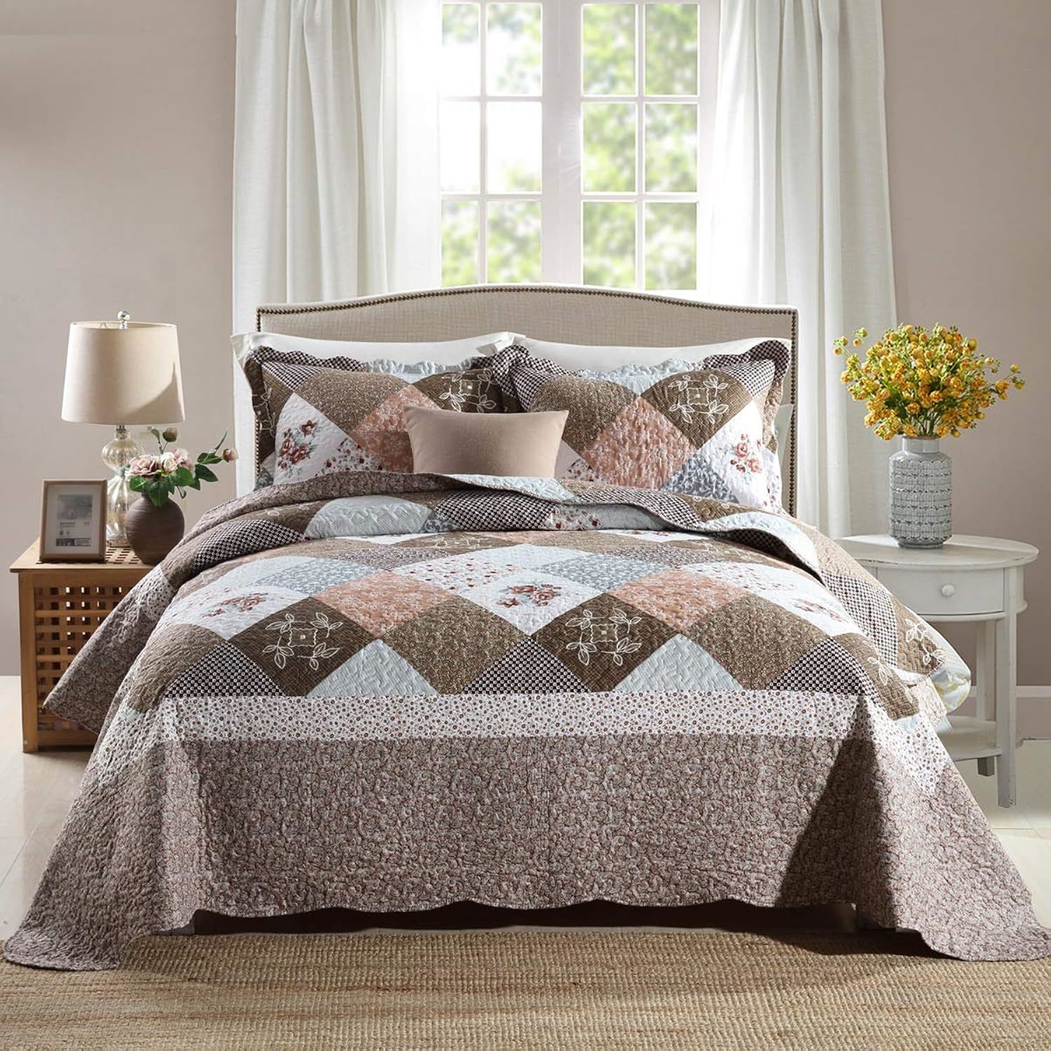 Quilts Queen Size 3-Piece Microfiber Polyester Brown Floral Patchwork Quilts Bed