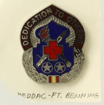 Vintage US MILITARY Insignia Pin DUI Crest Medal Badge MEDDAC Fort Benning - $9.68