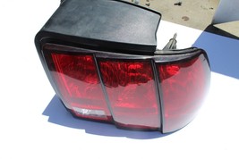 1999-2004 FORD MUSTANG V6 REAR TAIL RIGHT SIDE RH R3192 image 1