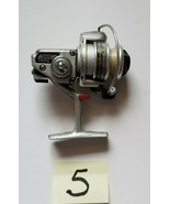 ONE VINTAGE FISHING REEL USED BUT GREAT CONDITION SET5 NO RESERVE - $27.66
