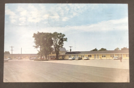 VTG 1962 Town &#39;n&#39; Country Motel Seekonk MA Postcard Massachusetts - £6.45 GBP