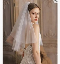 Eaytmo Simple Bride Wedding Veils Ivory Hip Length Bridal Veils 2-Tier Short Vei - £9.49 GBP