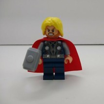 Lego Marvel Avengers Thor Minifigure 6868 6869 (hammer &amp; cape) Retired 2012 - £10.23 GBP