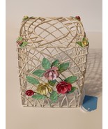 White Metal Wire Square Tissue Box Cover Floral Design Shabby Cottagecore - $327.36 MXN